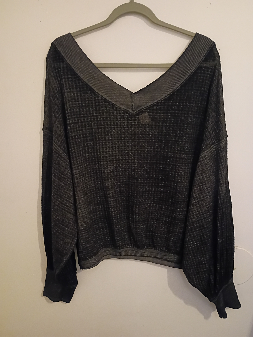 We The Free Washed V-Neck Waffle Knit Top- Charcoal Gray Sz S